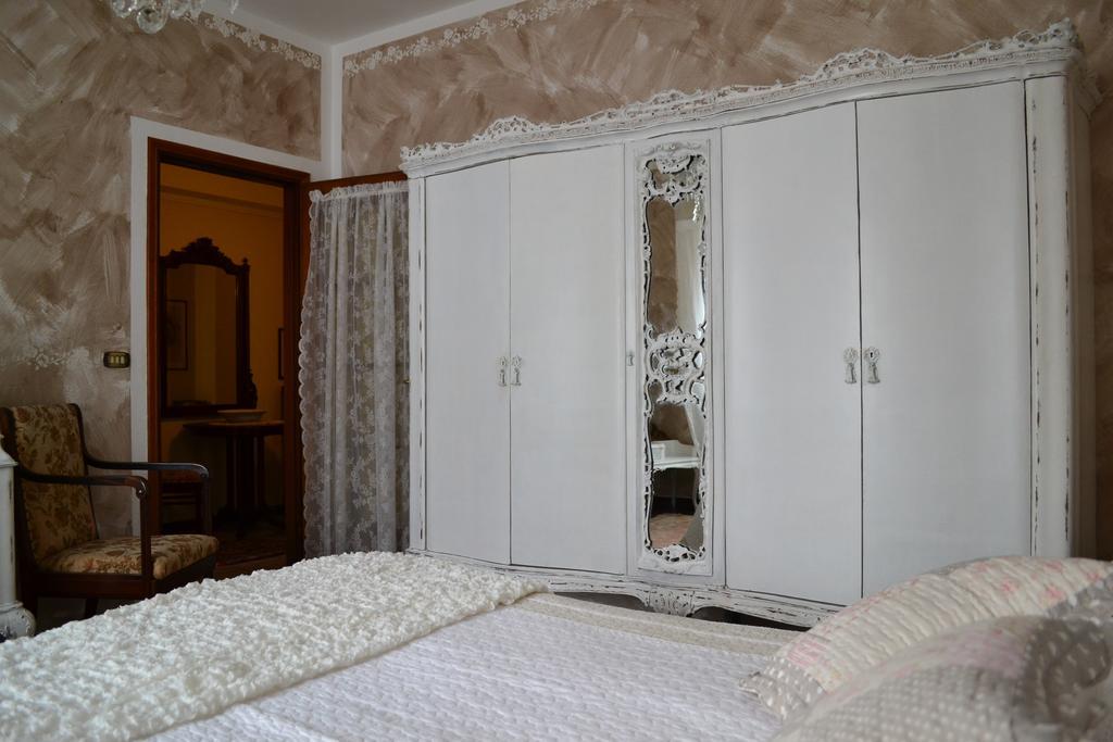 Le Bouganville Apartment Desenzano del Garda Quarto foto